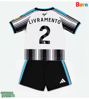 Newcastle United Tino Livramento #2 Replika Babytøj Hjemmebanesæt Børn 2026-27 Kortærmet (+ Korte bukser)